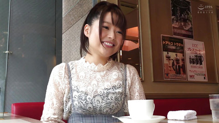 M420g08 下着モデルのビデオ撮影を引き受ける医療事務をしている真面目な女の子