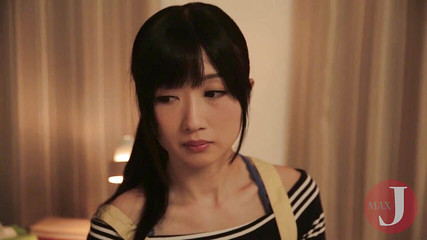 素晴らしい日本のティーンが彼氏を女王様にしてハメられる