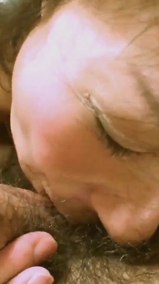 織田あきこ、マンコに毛がたっぷり生えたエッチな日本生まれの浮気女がマンコで快感