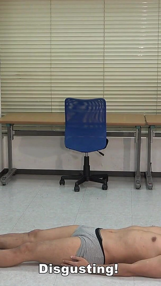 ドS女上司の人間椅子顔面騎乗、金蹴り、ビンタ、ハイヒールと足で踏みつけ