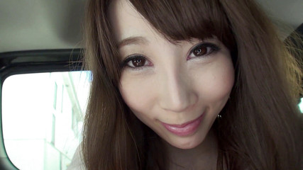 丸いお尻の東洋人美女が車の中でオナニーした後にマンコを耕されて中出しされる