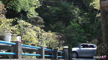 2 つのアジアの 10 代のカップルがスインガーで休暇旅行で私のガールフレンドとセックスする無修正 JAV ポルノのスワップ