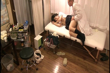 猥褻行為をする怪しい泌尿器科クリニックの医師