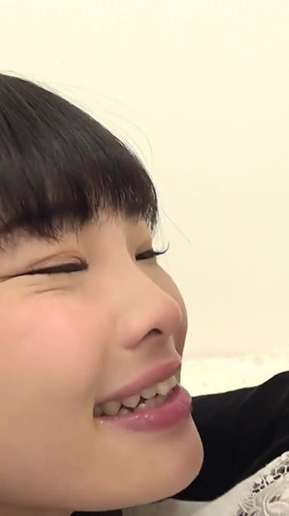 唾液プレイ ヒカリ＆エナの濃厚レズキス探訪！