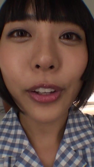 濡れた舌、汚い口、意地悪な視線 - 七海ゆあがお口の中でフィニッシュします