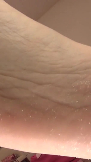 浅美結花の美脚見せつけ足コキ