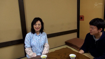 M789g09 美熟女さんを求めて突撃訪問。群馬の山間部在住！田舎の熟女W