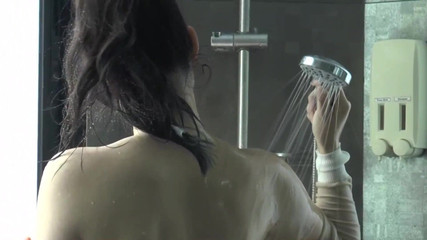 中野有紀 - 海外でのグラビア撮影は大胆