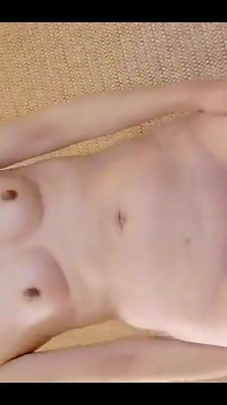 まゆ No77 首輪、乳首ピアス、全身落書き、絶叫、目隠し、アナル舐め、アナルビーズ、潮吹き、中出し