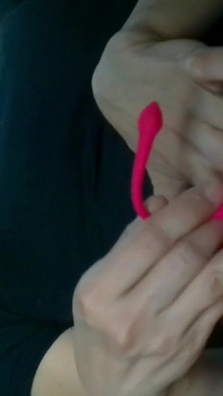 真昼間の車内オナニー