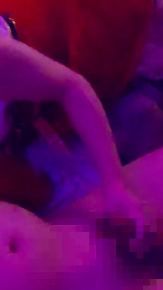 クリスマスコスプレの可愛い女の子がエロすぎる舌使いで思わずオマ コにしゃぶりつきます。アマチュア。中出し