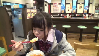 145センチ、34キロ、aカップのおっぱい、超ツルツルのマンコ、ショッピングに行こう！ 18歳の若さ