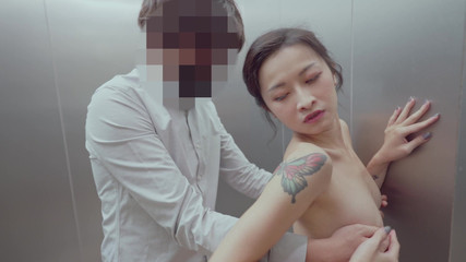 シーン #181218- Perv 熟女とティーン