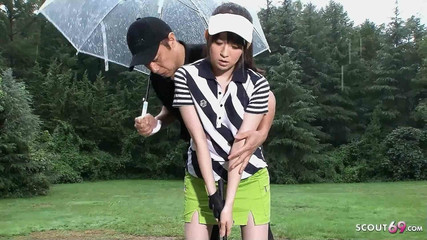 かわいい日本のティーンが教師による潮吹きと中出しファックに話しかける